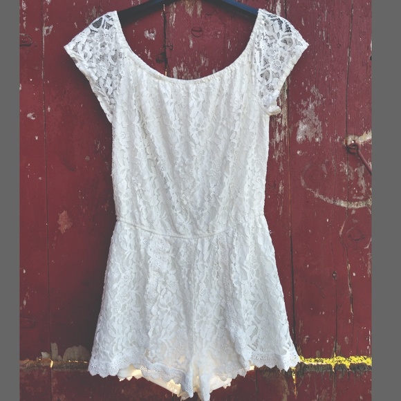 JACK by BB Dakota, lace shorts romper, size L - Picture 4 of 4